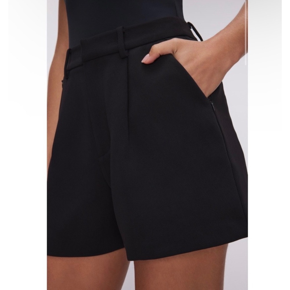 Good American Black High Waisted Pleated Wide Leg Shorts Plus Size 22 NWT